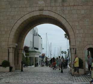Wejście do portu w port el kantaoui