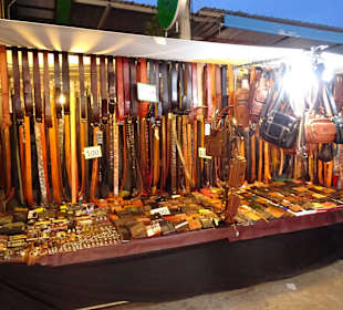 Auf dem Nachtmarkt von Kanchanaburi