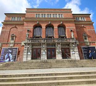 Das Opern-Haus am Kleinen Kiel