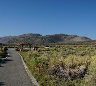 Weg vom Parkplatz zum Lake