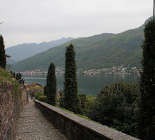 Weg zur Pfarrkirche Santa Maria del Sasso