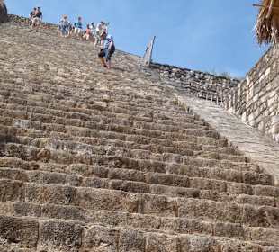Aufgang der grossen Pyramide