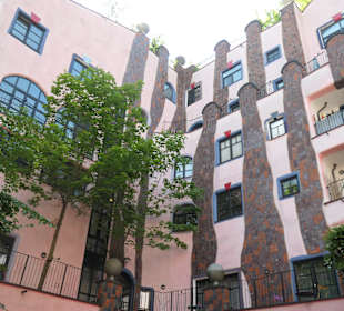 Bei der Grünen Zitadelle (Hundertwasserhaus)
