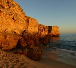 An der Praia Sao Rafael zum Sonnenuntergang