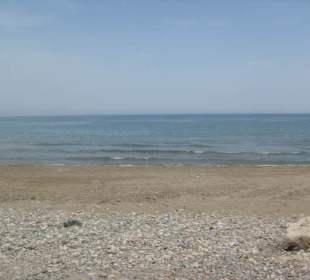 Strand etwa 2 km von Hotel Hydramis Palace entfernt