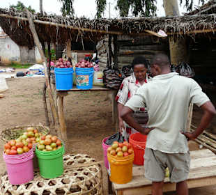 Lahrence, unser Koch, kauft ein