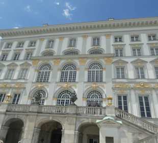Blick vom Ehrenhof zum Schloss Nymphenburg