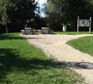 Schaukelweg an der Donau