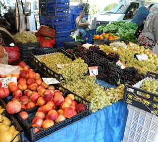 Bazár v meste Avsallar