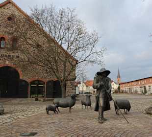 Schäfergruppe vor dem Museum