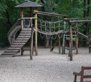 Spielplatz am Chinesischen Turm