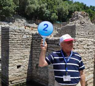 Albanischer Reiseleiter