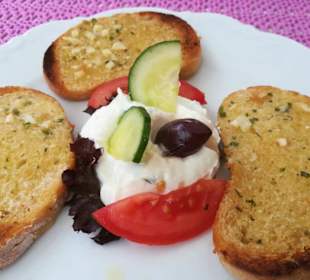 Knoblauchbrot mit Tzatziki