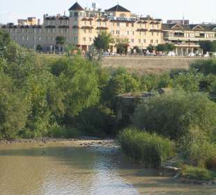 Schöne Lage am Fluss