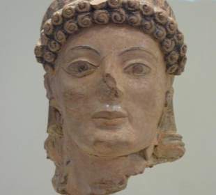 Kopf der Athena aus Ton