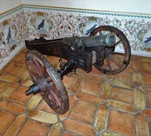 Rüstungen und Waffen in der Burg Rabenstein