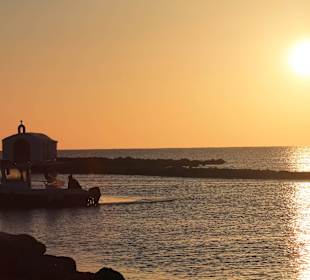 Kapelle im Sonnenaufgang