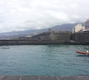 Festung am Hafen