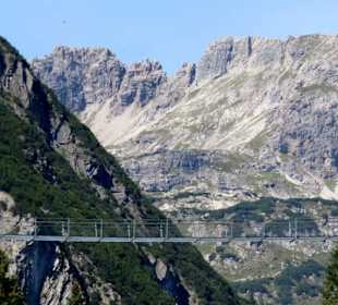 Die Brücke von Holzgau aus gesehen