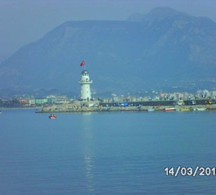 Der Leuchtturm am Ende der Promenade