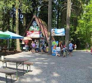 Getränke, Imbiss und Souvenirs 