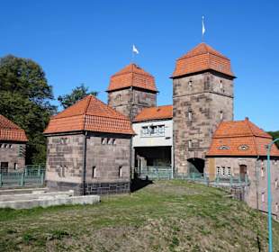 Blick auf die Gebäude der alten Schachtschleuse