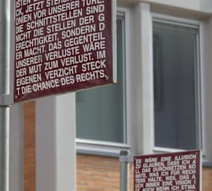 Am Platz der Grundrechte in Karlsruhe