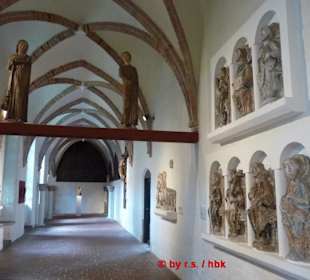 Zahlreiche Wand / Deckenfiguren
