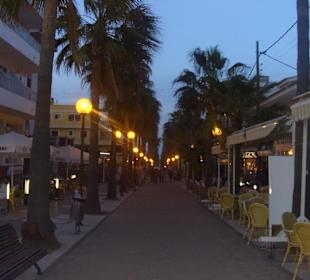 Promenade zum Strand 