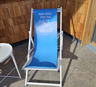 Liegestuhl auf Wolke 7