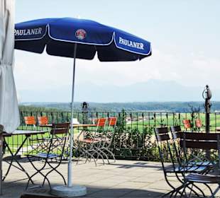 Plätze mit Traumblick auf der Terrasse