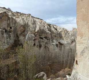 Schlucht neben dem Freilichtmuseum