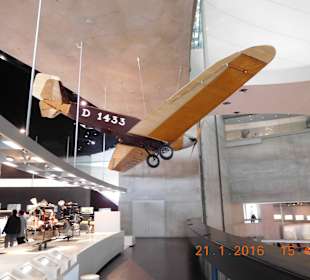 Музей Мерседес-Бенц