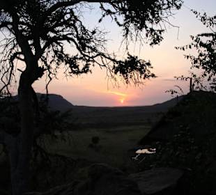 Sonnenaufgang in Tsavo West