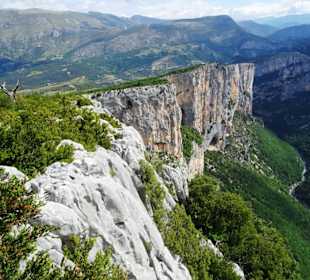 Blick von der Route des Crètes in den Canyon