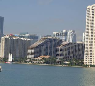 Skyline vom Wasser her