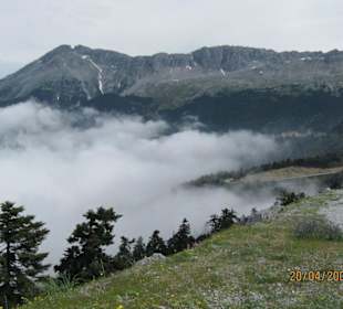 Über der Wolken (Richtung Chiliadou)