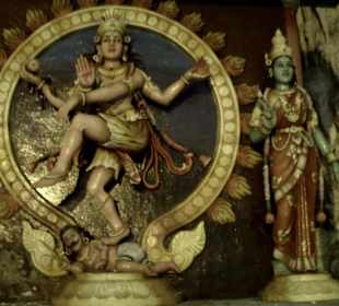 Statue der Göttin Shiva in der grossen Cave