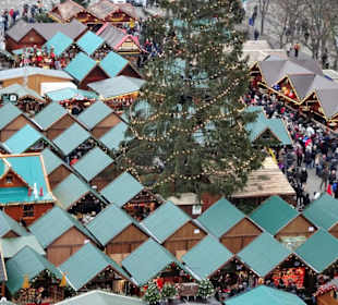 Der Weihnachtsmarkt Erfurt aus der Höhe gesehen