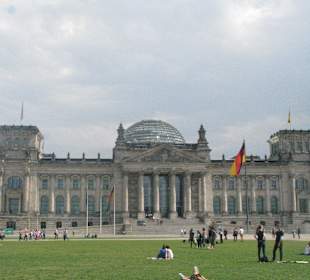 Reichstag und Platz der Republik