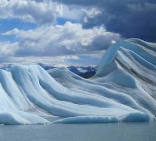 Katamaranfahrt über den Lago Argentino