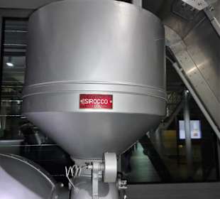 In der gläsernen Produktion des Schokoladenmuseums