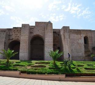 Spichlerze i stajnie z zewnątrz