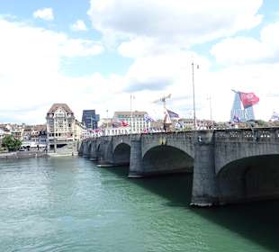 Mittlere Rheinbrücke