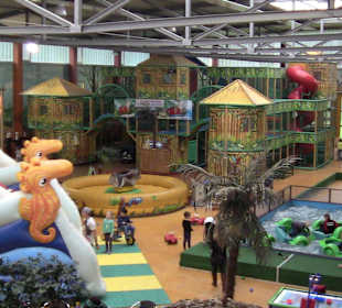 Bullenreiten, Bootfahren, Klettern, Rutschen