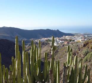 Blick hinunter zur Küste