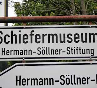 Wegweiser zum Schiefermuseum