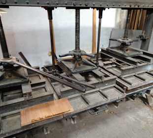 Furnierpresse im Tischlerei-Museum