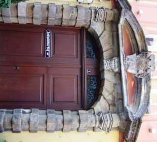 Eingangsbereiche mit Verzierungen