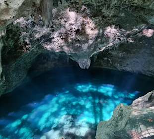 Nationalpark „Los tres ojos“ was übersetzt „die dr